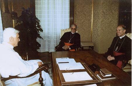 Mgr Fellay béat d’admiration devant Ratzinger