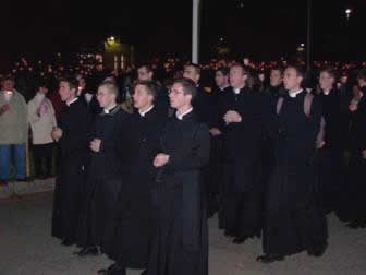 Les séminaristes d’Écône dans la procession-piège