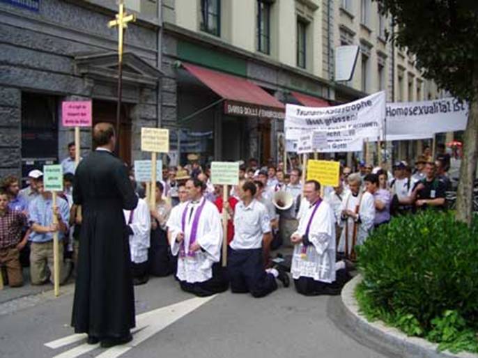 20.06 Gay Pride de Lucerne : Contre-manifestation des catholiques traditionalistes