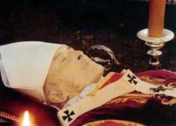 Mgr Lefebvre sur son lit de mort