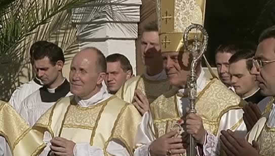 Le diacre Sandmark (ancien pasteur luthérien et ancien franc-maçon) avec Mgr Williamson