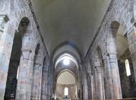 Église de la communauté bénédictine de Bellaigue dans la commune de Virlet (Puy-de-Dôme, France)