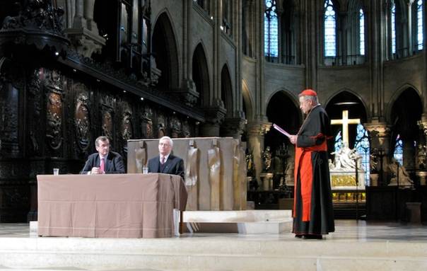 Le pseudo-cardinal André Vingt-Trois, lors des conférences de Carême 2008, dans la cathédrale 