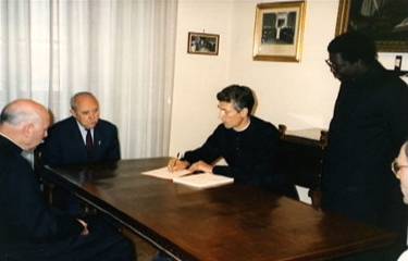 Mgr Caotorta et l'abbé de Nantes au St-Office, le 13 mai 1993.