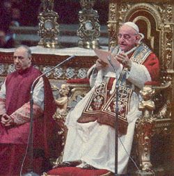 Jean XXIII prononce le discours d'ouverture du Concile Vatican II