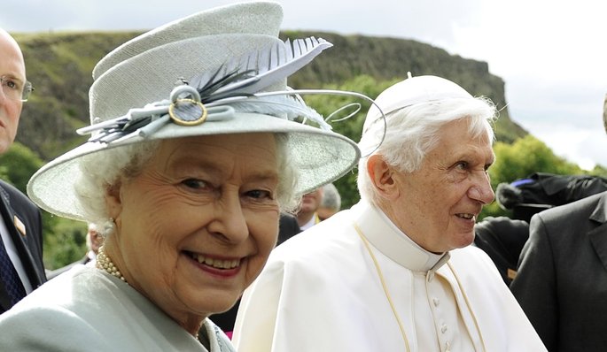 Benoit XVI et Elisabeth II, Photo Dylan Martinez / Reuters